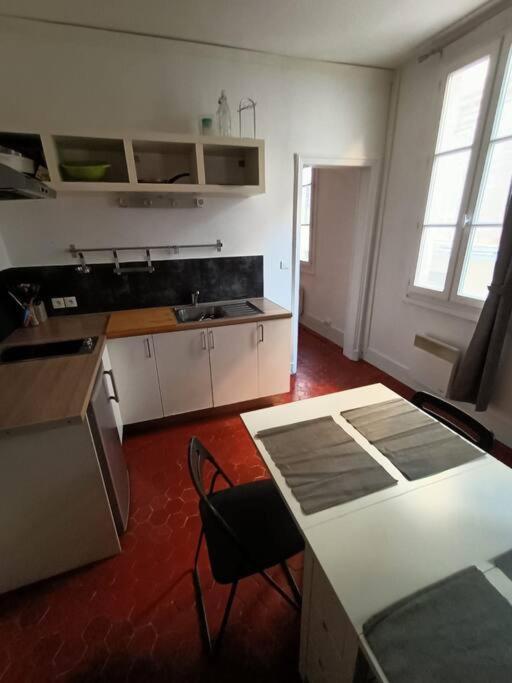 T2-Avignon - Centre Historique Apartment ภายนอก รูปภาพ